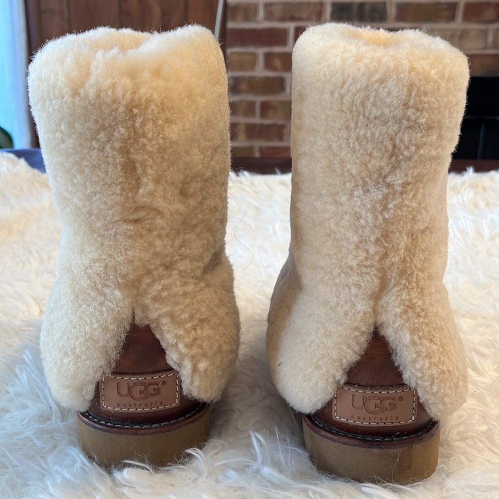 UGG Boots - Size 7 - Picture 3 of 8